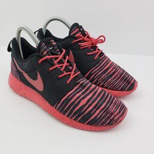 Nike ID Roshie Run One Womens Size 6.5 Red Black Striped Queen McKenzie Sneaker